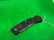 Load image into Gallery viewer, Buck USA Knife 425 Black 2001 Serrated