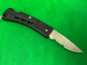 Buck USA Knife 425 Black 2001 Serrated