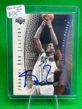 Load image into Gallery viewer, NBA Fleer Metal Kevin Garnett Autographed Trading Card 2001