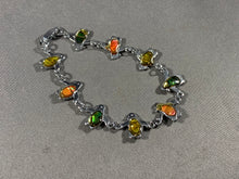 Load image into Gallery viewer, Silver Tone Penguin Bracelet 7 Inch