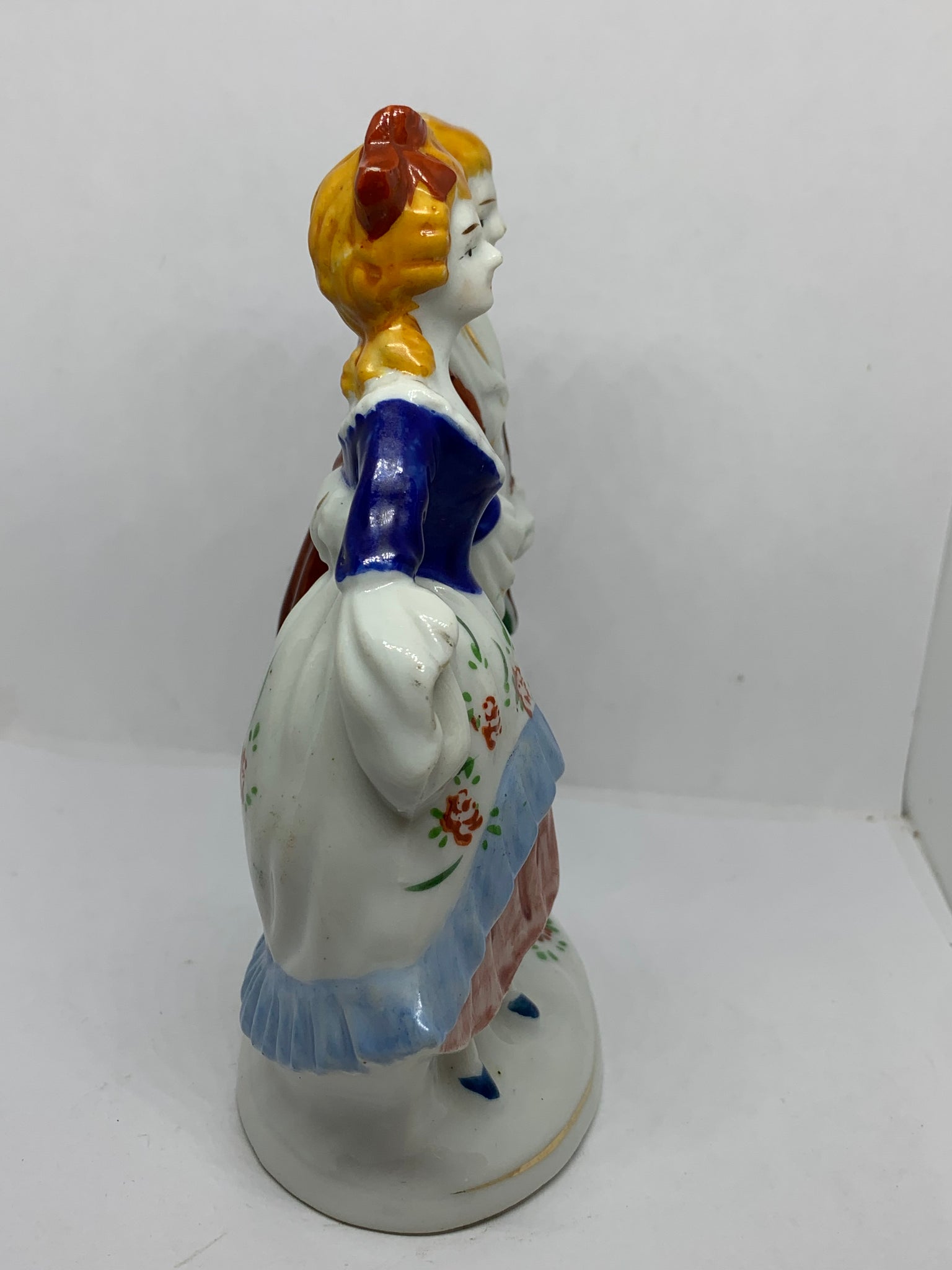 Vintage Japan Porcelain Victorian Colonial Couple Figurine Blue & White  (5.5)
