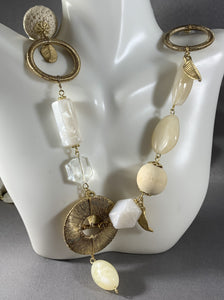 Vintage Necklace Gold Tone White and Ivory Color Beads 43 Inch