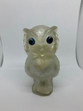 Load image into Gallery viewer, Avon Vintage Snowy Owl Moonwind Powder Sachet Glass