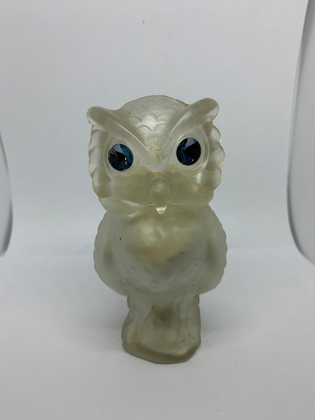 Avon Vintage Snowy Owl Moonwind Powder Sachet Glass