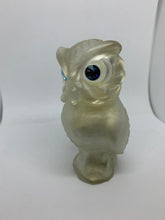 Load image into Gallery viewer, Avon Vintage Snowy Owl Moonwind Powder Sachet Glass