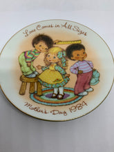 Load image into Gallery viewer, 5 Vintage Avon Collector&#39;s Plates Mother&#39;s Day 1981-1990