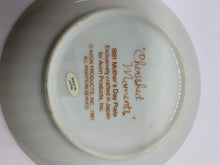 Load image into Gallery viewer, 5 Vintage Avon Collector&#39;s Plates Mother&#39;s Day 1981-1990