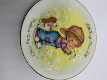 Load image into Gallery viewer, 5 Vintage Avon Collector&#39;s Plates Mother&#39;s Day 1981-1990