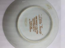 Load image into Gallery viewer, 5 Vintage Avon Collector&#39;s Plates Mother&#39;s Day 1981-1990