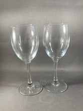 Load image into Gallery viewer, 2 Anchor Hawking Florentine Wine Glasses 8.5 OZ