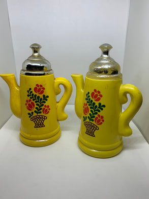 2 Avon Koffee Klatch Foaming Bath Oil Yellow Glass Bottles Vintage