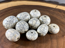 Load image into Gallery viewer, 10 Tibetan White Copal Crackle Beads Looks Like Stone Veining