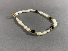 Load image into Gallery viewer, 2 Vintage Fresh Water Pearl Beads Bracelets White